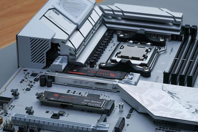 实测22款游戏！AMD RX9070是4K游戏入门卡还是爽玩卡？