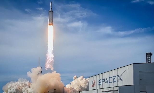 遭中方谴责后	，马斯克星链降轨70公里！更逼近空间站，到底想干啥