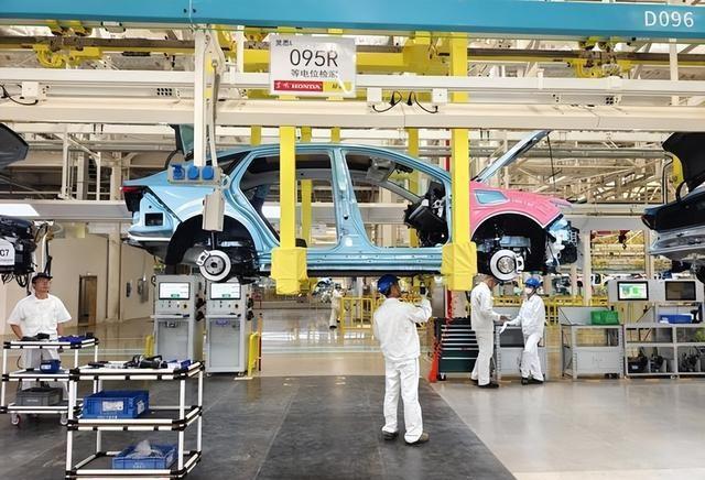 又一巨头倒下！连续11月下滑，1500亿利润蒸发，停产5天只是开始