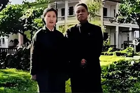 韩先楚夫人有多美？1970年二人的合影，50岁的她皮肤白皙气质不凡图片