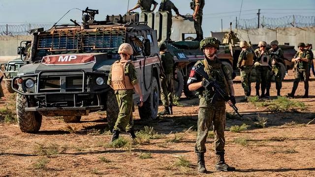 俄军再打基辅，50万人断电，普京穿着军装，对小泽发出最终警告