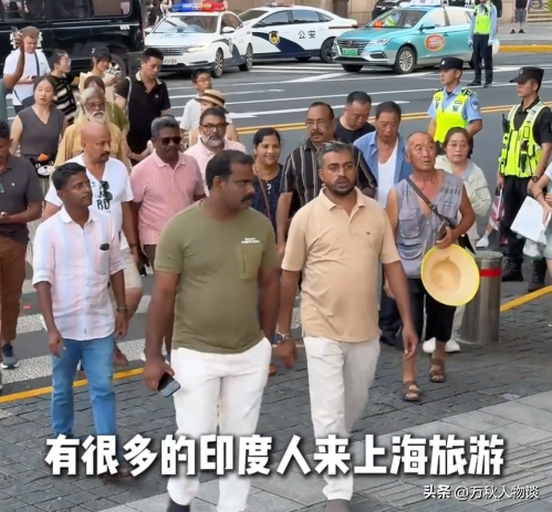 踢到铁板！印度高种姓游上海，让沪爷低三下四伺候，结局令人舒适