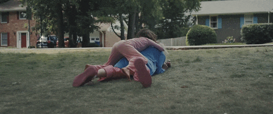 票房破19亿！漫威退下来3位演员，联手拍R级片，给老东家上了一课