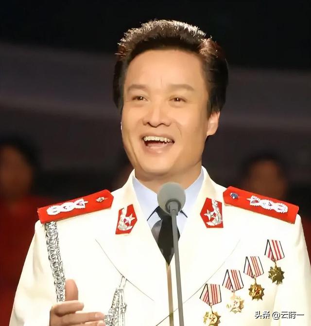 官媒点名，暴露68岁阎维文的真实处境，原来李双江一个字都没说错