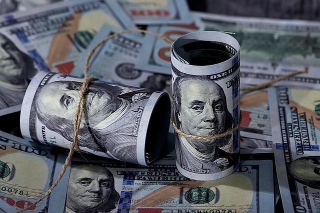 特朗普还没启程访华，中国突然公布黄金库存，美国霸权地位已不保