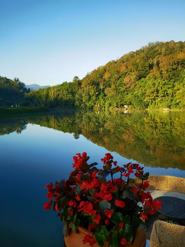 山海间的苗寨原乡：雅啦咪山海情民宿的本真文化旅居