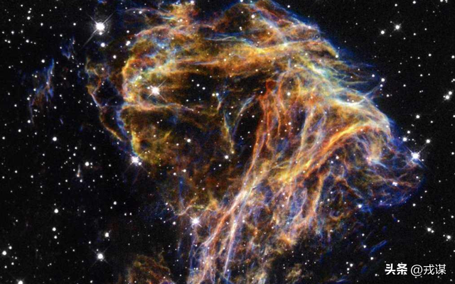 银河藏几千个“恒星骨灰盒”？红圈是恒星葬礼，蓝斑藏宇宙摇篮！