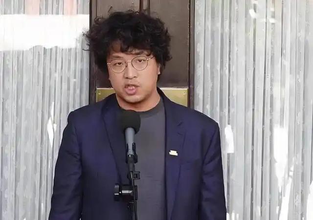 福建舰必去台海,统一结局已定,沈伯洋难逃法网,蔡英文连夜离岛