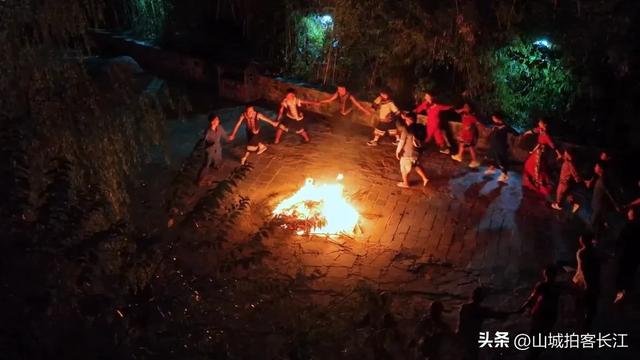 贵州铜仁头号大县，交通令人又爱又恨，景点名称像武侠小说目录？