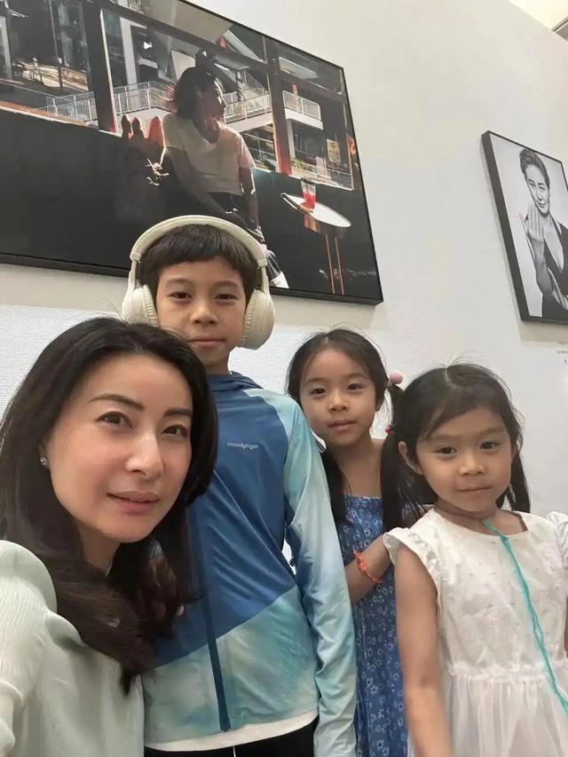 霍家没想到	，纵横跳水界多年的儿媳郭晶晶，竟遭到一个这么大教训