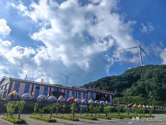不止清凉！保康横冲：森林步道、天空之镜、风车日出、星空露营