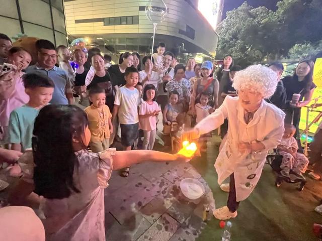 美食、购物、免税……海口商圈暑期消费狂欢季来了