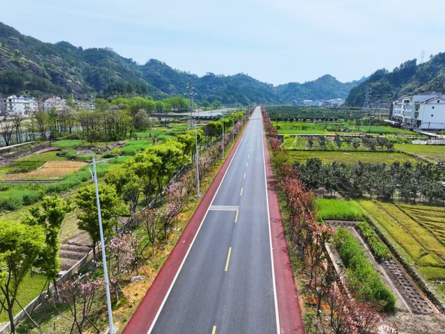 公路唤醒青山 风景变“丰景”——上饶广丰探索路旅融合赋能乡村