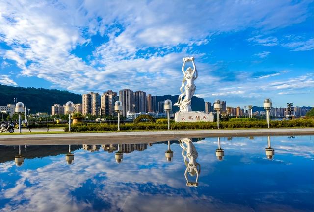 文旅融合绘新卷 “西蜀天漏”绽华彩——雅安雨城区奋力建设世界大熊猫文化旅游重要目的地首位引领区
