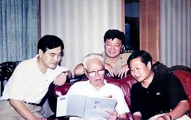 80年代家喻户晓的女演员，嫁给军委副主席儿子，离婚后混得如何？