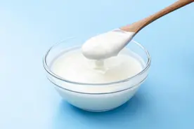 喝酸奶虽好，但要喝对时间：喝酸奶的最佳时间表是什么？图片