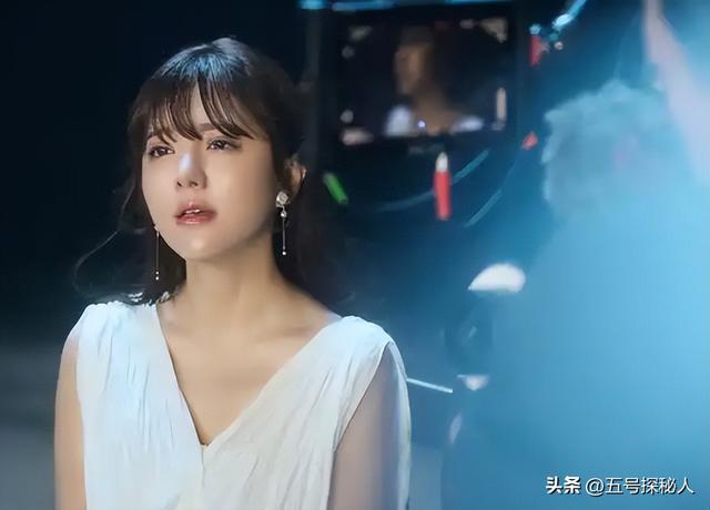 她是隐藏最深的富婆，童颜巨乳躺赚上亿，21岁打败王菲却主动过气