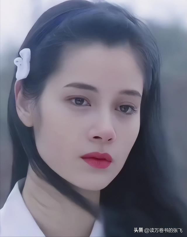 她认干爹，拍风月片，被导演霸王硬上弓，靠山去世后沦为服务员