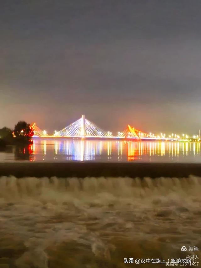秋雨中的汉中湿地