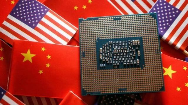 英伟达拒绝认罪，美国开始报复，拘留两名中国公民，恐重判20年