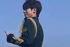 后续！女教师出轨学生照片曝光，又高又帅，难怪老师把持不住！图片