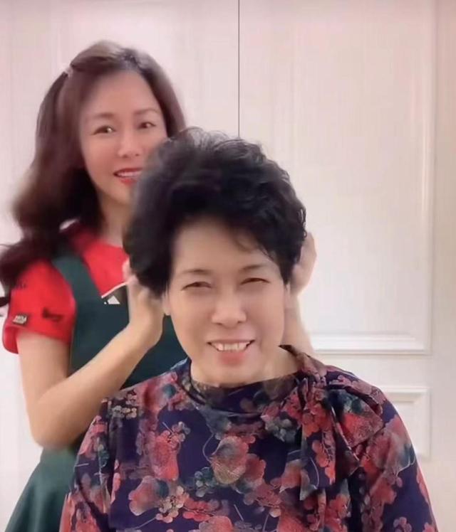 演员田慧现状：定居泰国住豪宅，52岁身材火辣	，享受单身生活