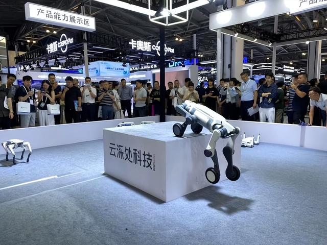 韩国人炸锅！中国机器人在韩国爆红，订单迅速飙升，海外圈粉无数