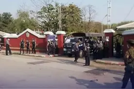 令人窒息！缅甸勃固省卑缪年轻人，被要求在泼水节结束后服兵役图片