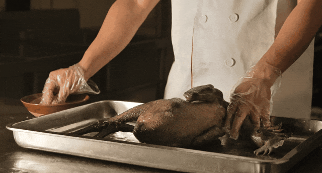 成都出发2.5h刹拢最绝红叶之城！秋色媲美九寨，一城吃够三省美食！更有山林温泉泡过瘾！