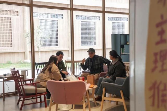 不用早起赶着打卡！他们在五夫古镇的田野边办公，旅居生活羡煞旁人