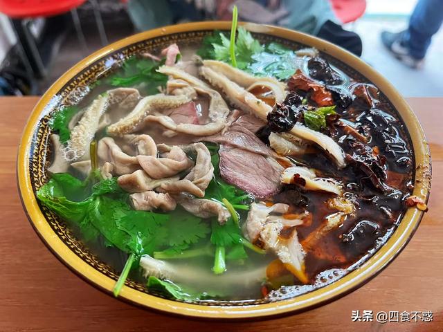 低调的昭通快藏不住了，其貌不扬的美食竟然这么好吃！