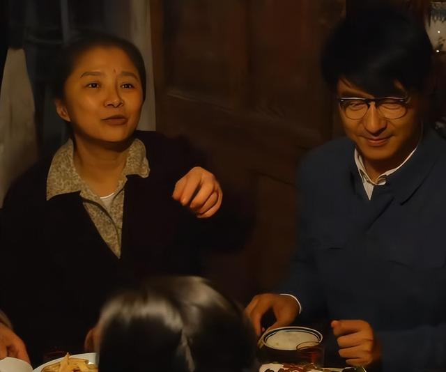 原来他们是夫妻，因戏生情恩爱41年，演完《生万物》终于红了！