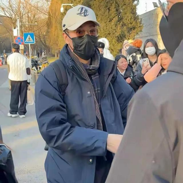 离春节不到2月	，52岁辛柏青高调传出喜讯，朱媛媛终于可以放心了