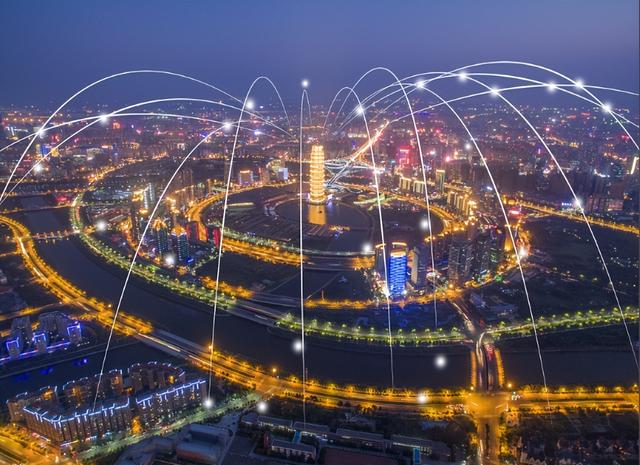 中国被逼到墙角后的反击，十五五 "超常规科技攻关" 到底有多猛？