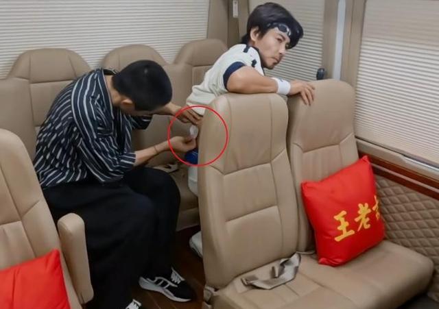 张晋何止是心脏支架，曝光其一身病，唯恐蔡少芬“老妻送少夫”
