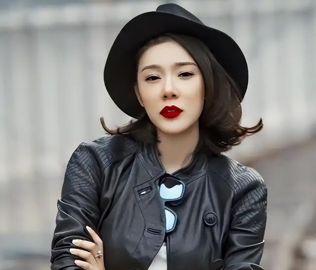 李泽楷被她迷得神魂颠倒，林丹为她不顾妻儿，她究竟有什么魅力？