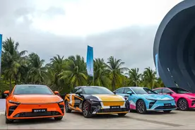 奇瑞高端新能源终于火了：智界R7大定8万，星纪元ES增程订单破万图片