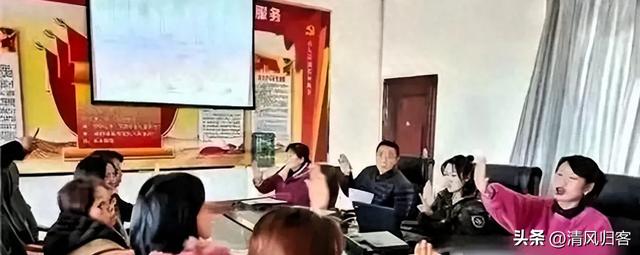 教师圈居然炸锅，大批教师宁可降薪、降职，也要转岗，为啥？