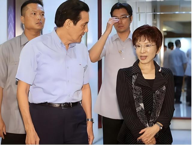 被大陆警告后，赖清德改口称洪秀柱无罪，对没去北京的马英九下手