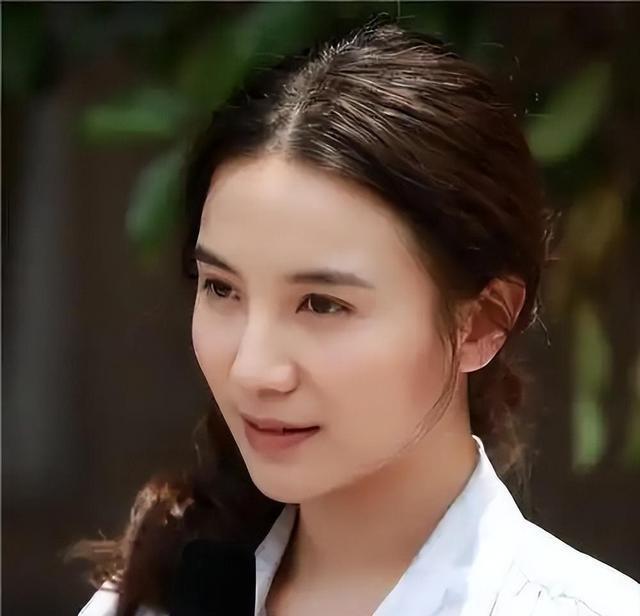 赵本山灵堂、大衣哥跳楼离世，宋佳当“三姐”，这些谣言个个离谱