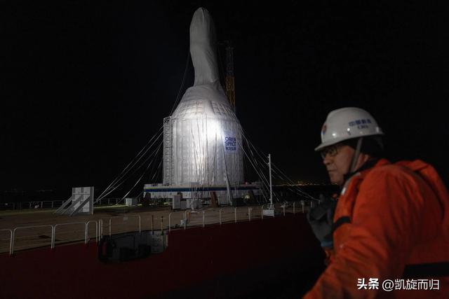 拒当“大力飞砖”!600 吨推力不蛮干,海上发射硬实力曝光!