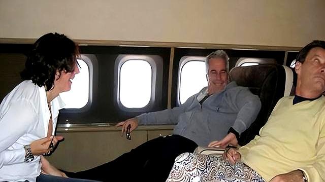 爱泼斯坦邮件曝光：克林顿满口谎言被拉黑，曾20多次乘洛丽塔特快