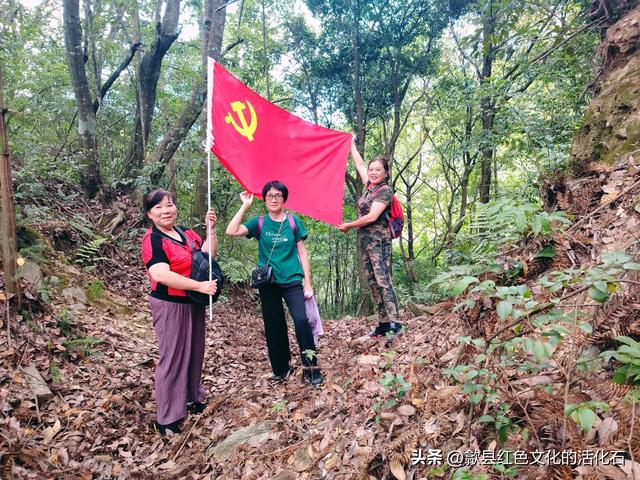 重温红军路，赏查湾古村落。