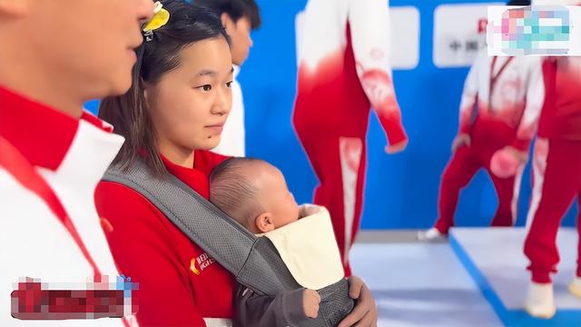 复出夺冠仅2天，央视对全红婵用了特殊称呼，评论区的风向又变了