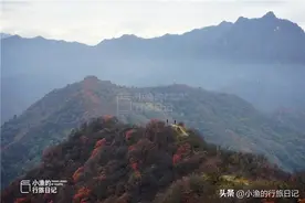 西安秦岭“云端天路”，游人走在“刀背”上，胆战心惊又目眩神迷图片