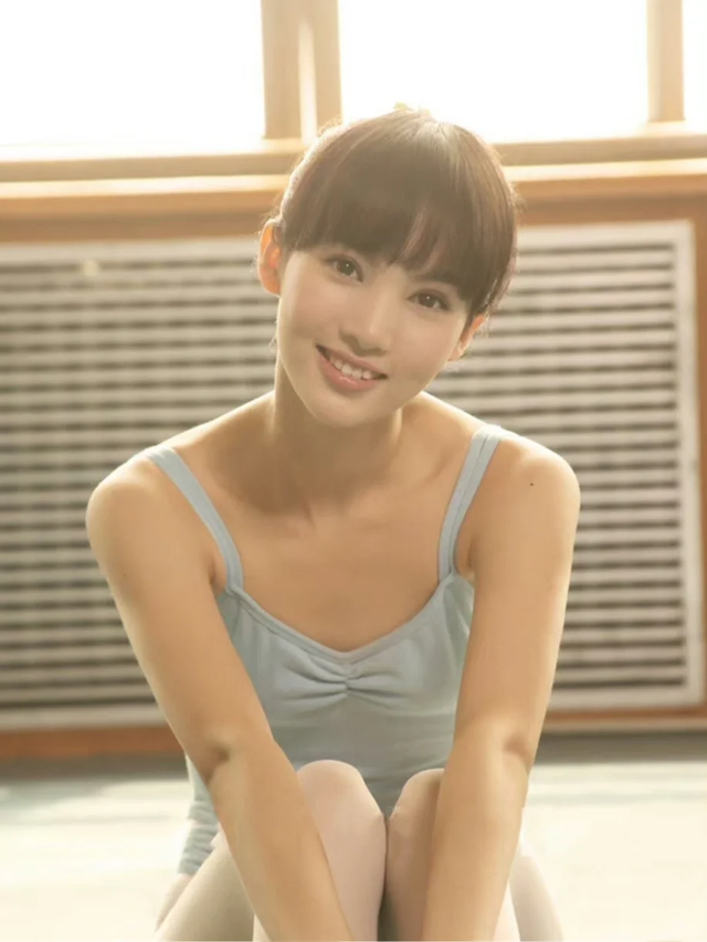 这下麻烦大了！不到24小时	，金晨接连传来2大噩耗，个个戳心窝