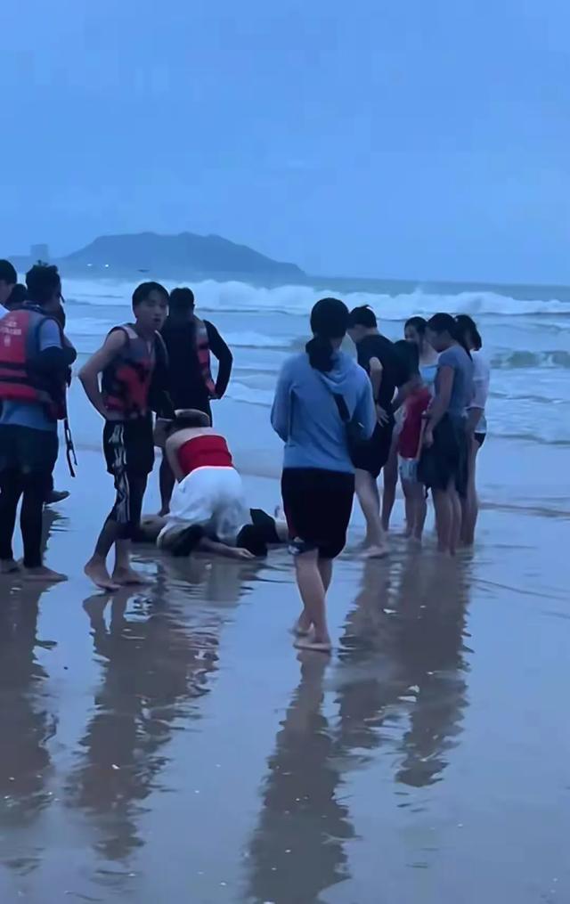 三亚亲子游沦为生死时速,溺水悲剧引人深思,防患未然是度假王道