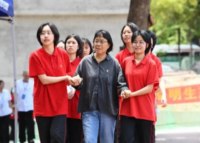 官方出手！揭开张桂梅卸任华坪女高传闻真相，有一点可以肯定