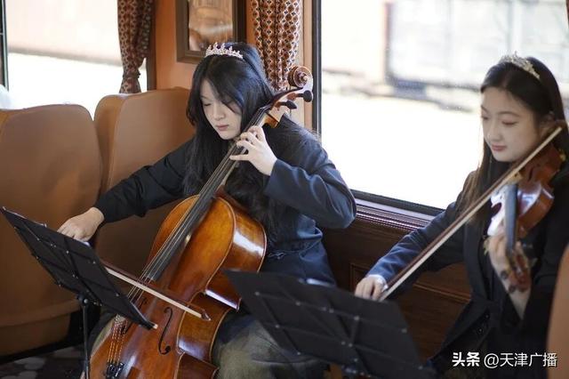 刷爆朋友圈！天津这趟列车太会了！