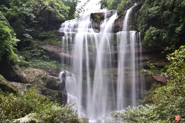 赤水四洞沟瀑布